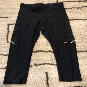 Nike Dri Fit Cropped Pants
